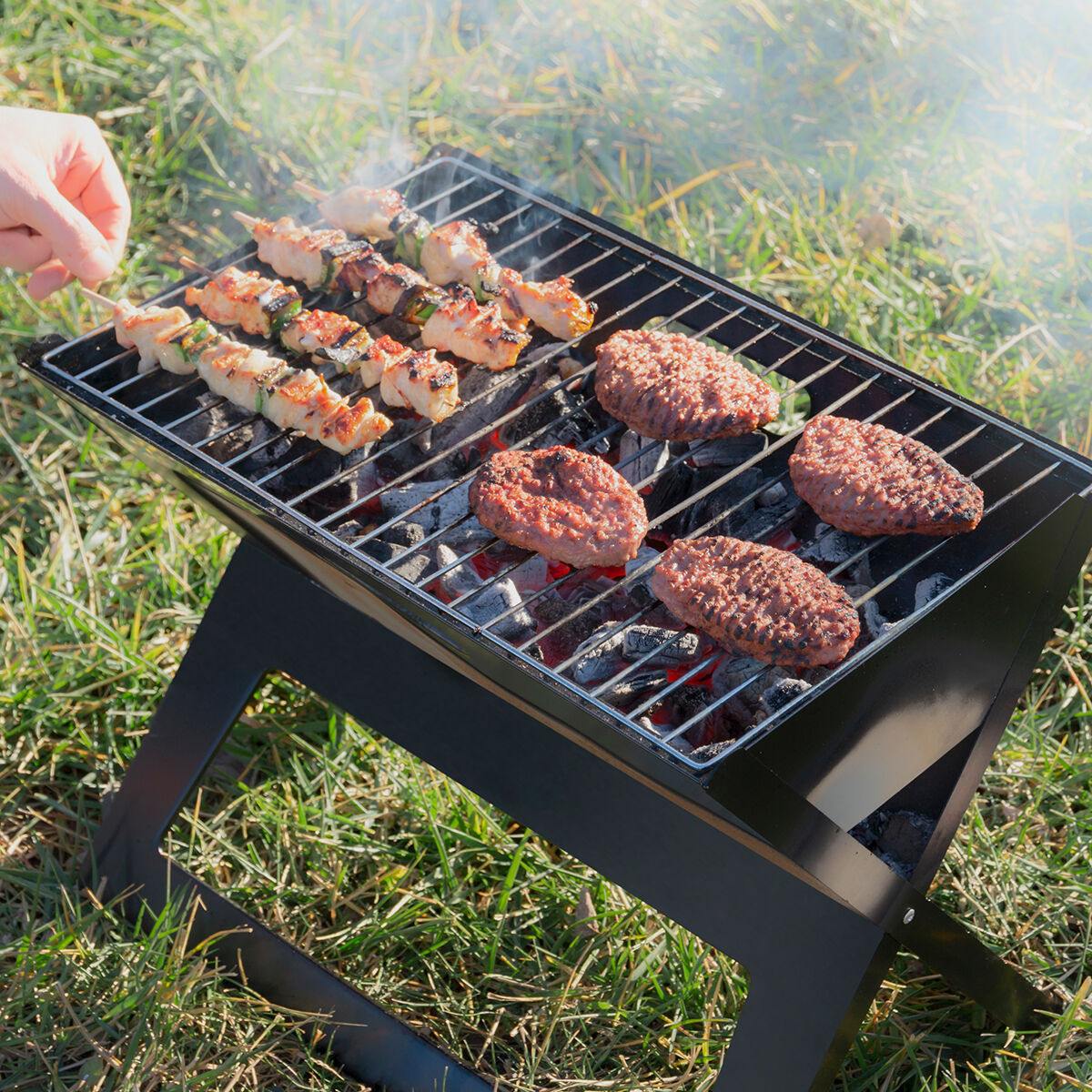 Tragbarer Holzkohlegrill Garten, Grillen und Essen im Freien InnovaGoods   